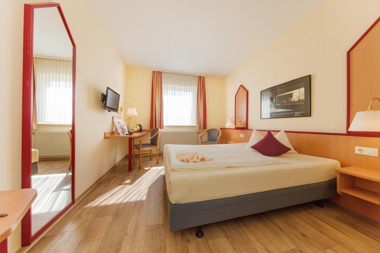Hotel Montana Diemelstadt Extérieur photo