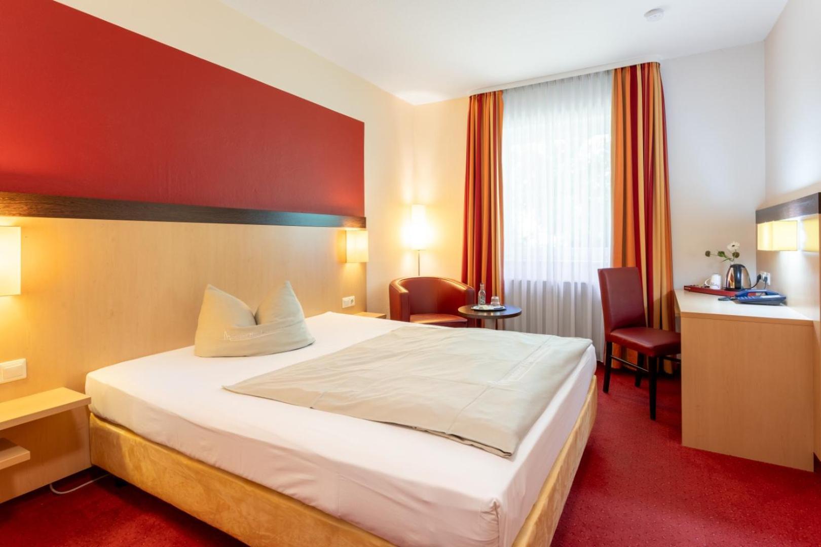 Hotel Montana Diemelstadt Extérieur photo