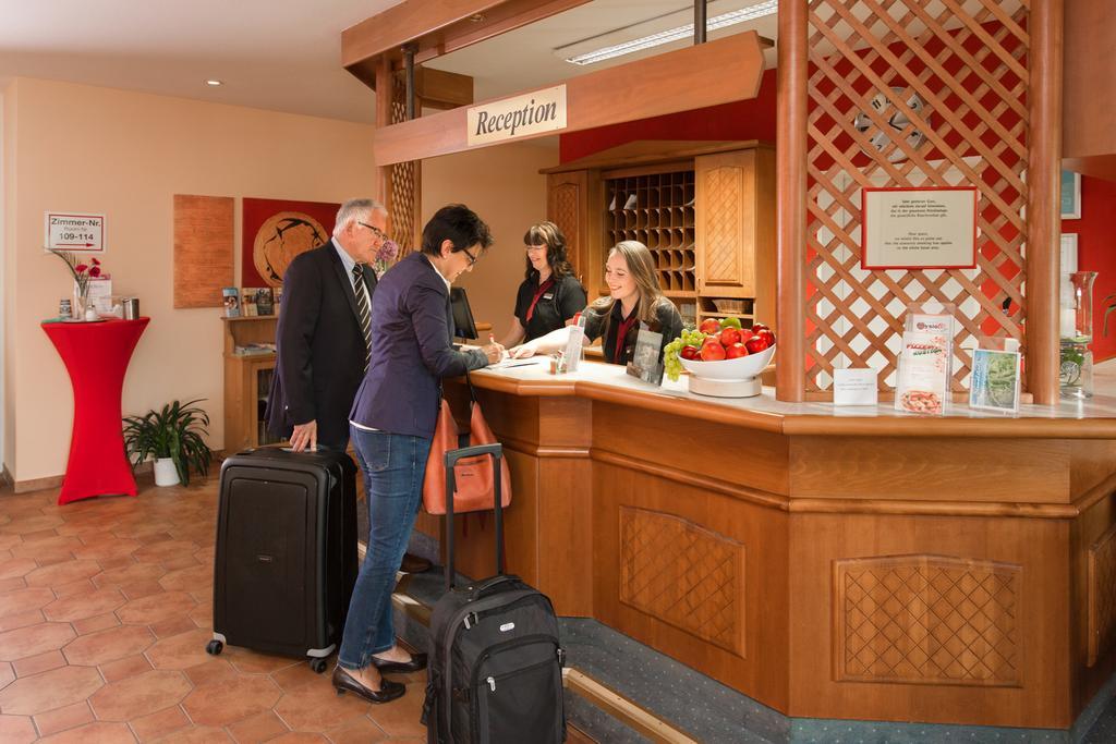 Hotel Montana Diemelstadt Extérieur photo
